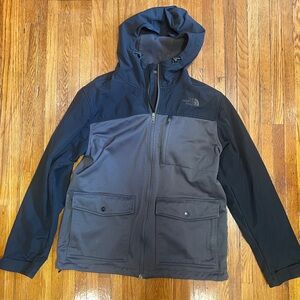 Men’s North Face Jacket - L